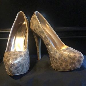 Glitter gold leopard print heels with platform